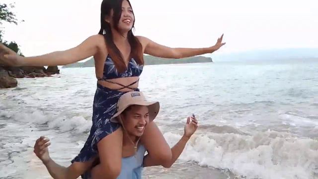 shoulder ride challenge by the beach with mihcah and the new guy hehehhe смотреть онлайн
