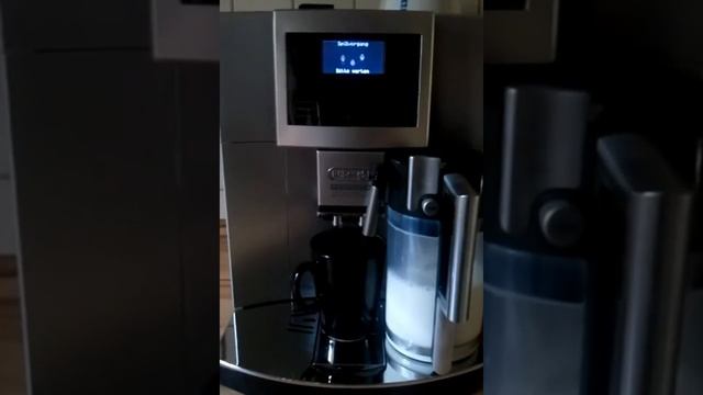 Delonghi ESAM 5600 Warm Up Time смотреть онлайн