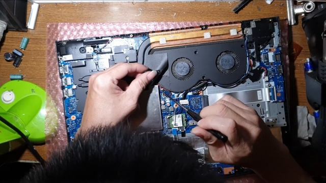 LENOVO 聯想 Legion Y520 電競筆電  拆機 清潔 Disassembly