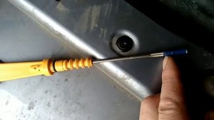 смотрим уровень в акпп Ssangyong Actin New