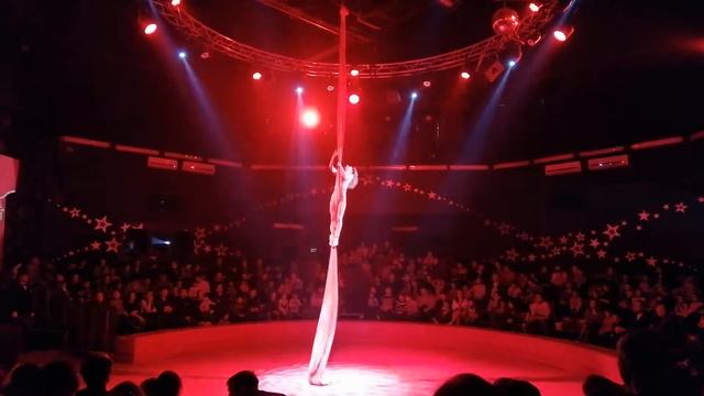 Aerial silks perform / Moldova / Воздушные полотна, Молдова Кишинёв смотреть онлайн