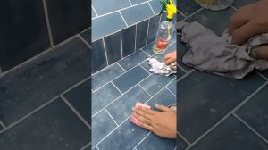 Эпоксид«Лутшый способ устранить остатки и налёт от эпоксидной затирки в частности с матовой плитки