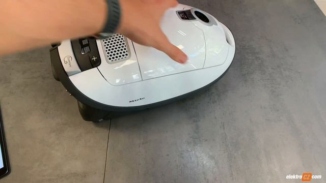 Podlahový vysavač Complete C3 Allergy | Miele смотреть онлайн