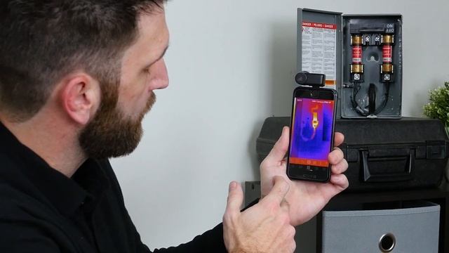 FLIR ONE Pro vs Seek Compact Pro | Smartphone Thermal Camera Comparison 2022 смотреть онлайн