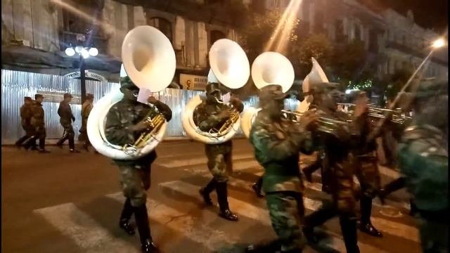 БОЛИВИЯ ЛА ПАС ВОЕННЫЙ ПАРАД смотреть онлайн