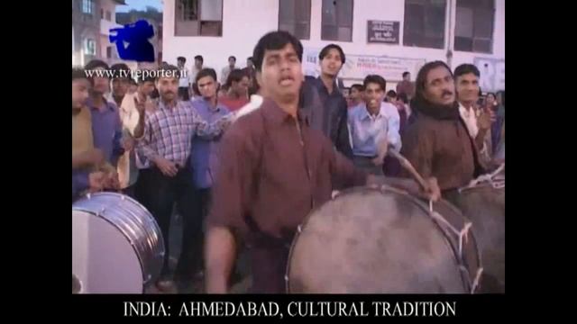 INDIA, GUJARAT: TRADITIONAL CULTURE IN AHMEDABAD смотреть онлайн
