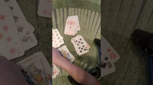 Как играть в картучную  игру 1000.