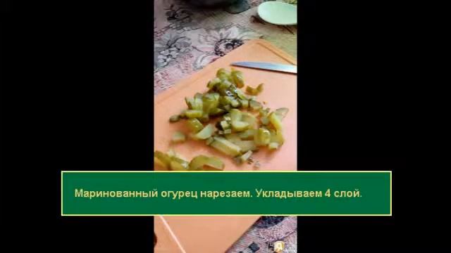 Слоеный салат с курицей, ветчиной и грибами Пошаговый рецепт смотреть онлайн