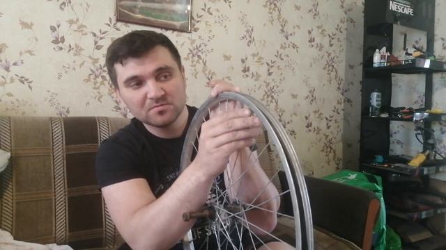 Как исправить восьмёрку на колесе велосипеда.#восьмёрка колеса# #велосипед# смотреть онлайн