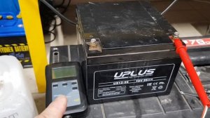 Вскрытие  "нового"  AGM аккумулятора. "Сухой".  Долив воды. Замеры.