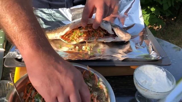 Карп запечённый в духовке под сметанным соусом смотреть онлайн