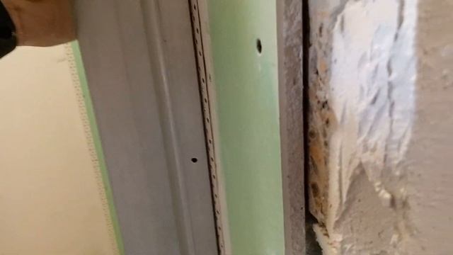 Как на гипсокартон снять фаску и монтаж угла перфорированного! смотреть онлайн
