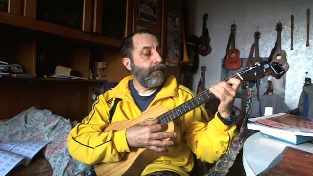 Baritone ukulele fifths tuning(Tenor guitar) смотреть онлайн