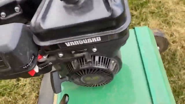 Billy Goat PR 550 & OS552 Скарификатор, вертикуттер и сеялка смотреть онлайн