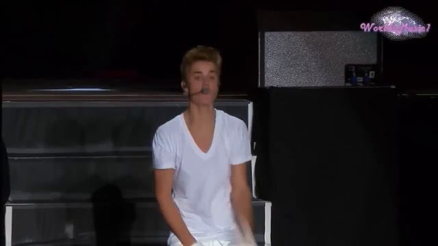 Justin Bieber - One Less Lonely Girl (En El Zocalo De México Oficial HD) смотреть онлайн