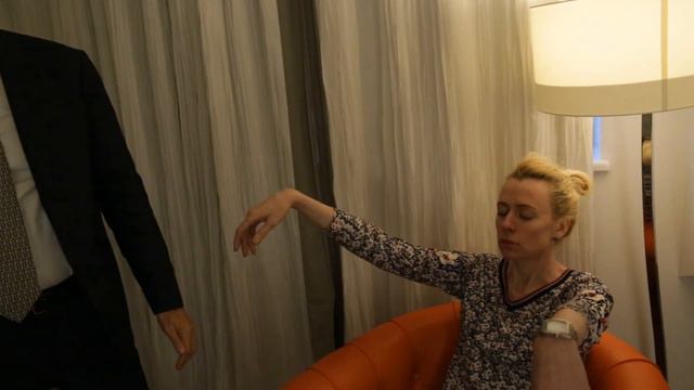 🐫 SHE GOT ''MUMMIFIED'' with NON-VERBAL HYPNOSIS |Ericksonian technique turned non-verbal смотреть онлайн
