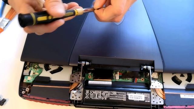 Asus ROG G751jy replacing battery смотреть онлайн