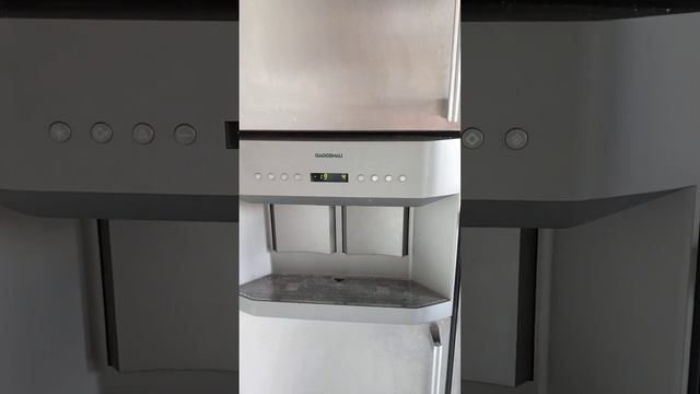 Добрый день. Холодильник Gaggenau IK 302-254.Моргает надпись... смотреть онлайн