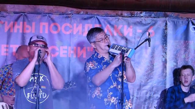 Вдоль по улице смотреть онлайн