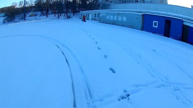 Мотобуксировщик Найда-7 на стадионе Салют. смотреть онлайн