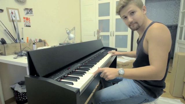 New Roland Electric Piano смотреть онлайн