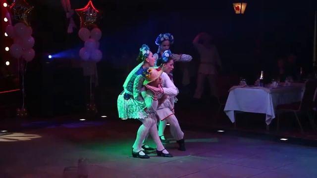 Белоруское папурри! Шоу балет "Вокруг света" +375445888558 смотреть онлайн