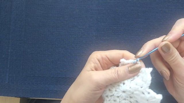 Квадратный зимний мотив крючком. Снежинка в квадрате . Подробный МК. смотреть онлайн