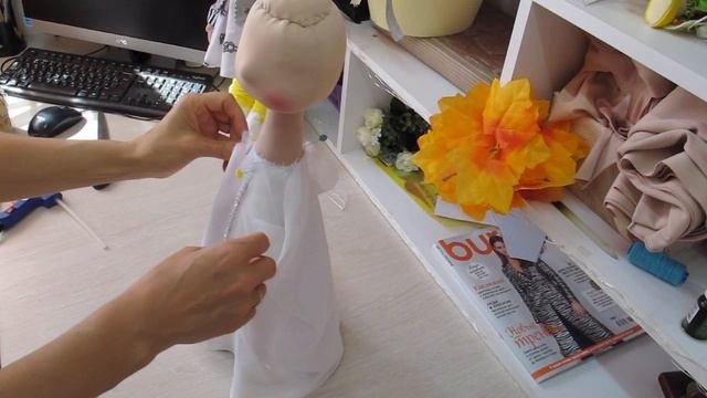 Урок 9 Одеваем платье смотреть онлайн