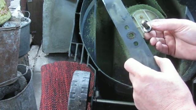 Газонокосилка ФОРЕСТА снятие и заточка ножа смотреть онлайн