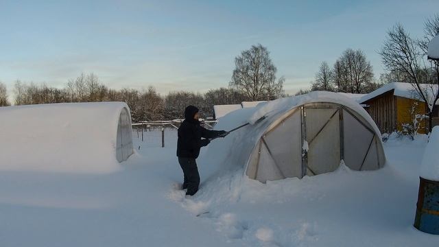 Чуть не потеряли теплицу и вместо мясного дня готовимся к ремонту в деревенском доме! смотреть онлайн