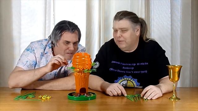 Honey Bee Tree Game | The Table смотреть онлайн