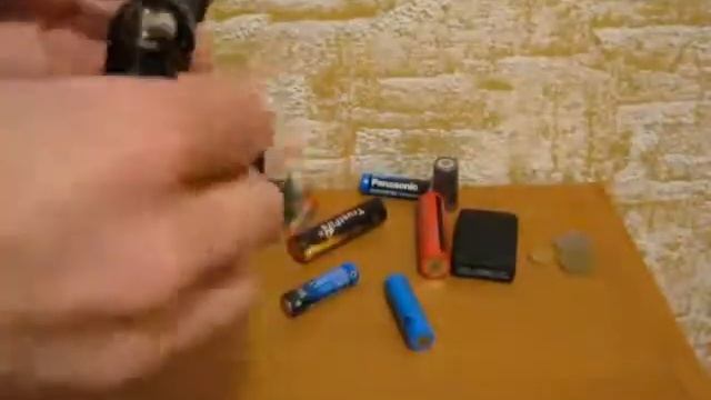 Водонепроницаемый фонарь Unique Fire. Супер яркость. смотреть онлайн
