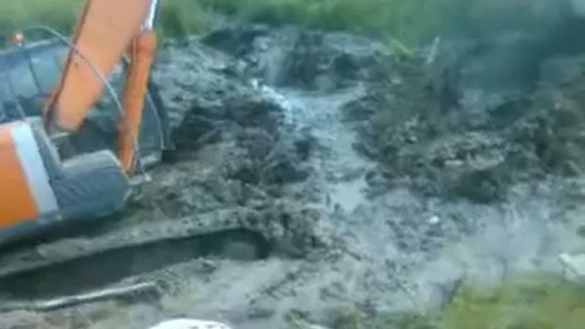 Hitachi 240(в ручье)"МАРКОМУСЫ" смотреть онлайн