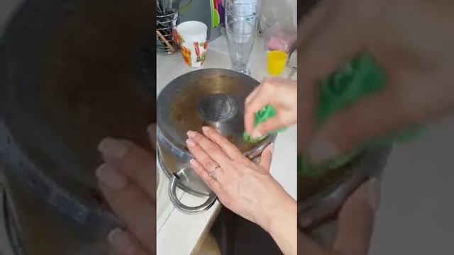 Очистить дно кастрюли от накипи 100% без химии за 5 минут смотреть онлайн