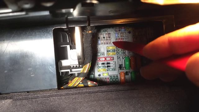 CENTRAL LOCKING FUSE LOCATION BMW E90 E91 E92 E93 смотреть онлайн