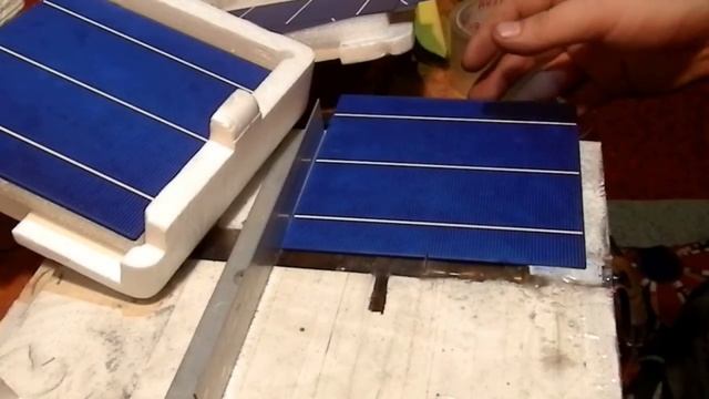 Пилим пластины для солнечных батарей 5 на 5 и 6 на 6 смотреть онлайн