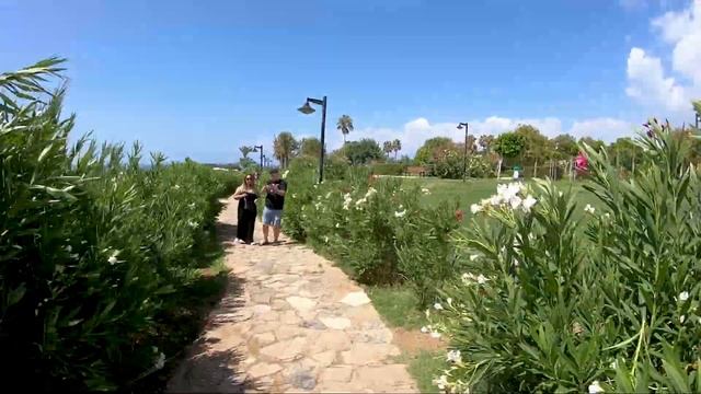 Нижний Дюденский водопад - Карпузкалдыран (Karpuzkaldıran (Düden Kıyı Şelalesi)), Анталья, Турция смотреть онлайн
