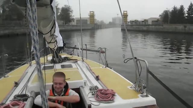 Яхта РокМэн в Запорожском шлюзе. смотреть онлайн