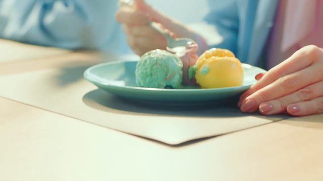 МОРОЖЕННОЕ ЧИСТАЯ ЛИНИЯ смотреть онлайн