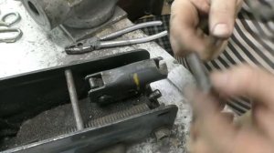 Быстрый ремонт подкатного домкрата.