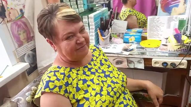 Постриглись под Классическую стрижку.Высветлили прядочек. смотреть онлайн