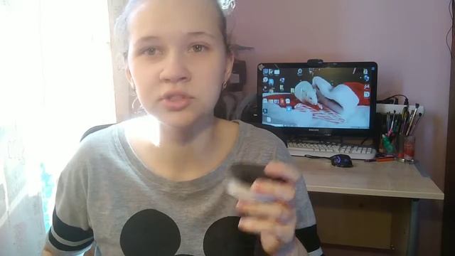 Что в моей сумке? Большая сумка и мало вещей в ней. смотреть онлайн