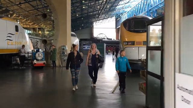 Английский Йорк и самый большой в мире железнодорожный музей смотреть онлайн