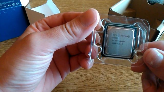 Intel Pentium G4400, 3,3Ghz, 3Mb Cache, LGA1151 смотреть онлайн
