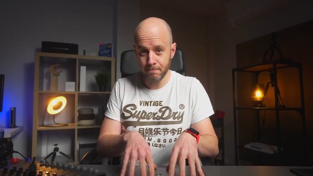 Is the M1 MacBook Air still worth buying? | Mark Ellis Reviews смотреть онлайн