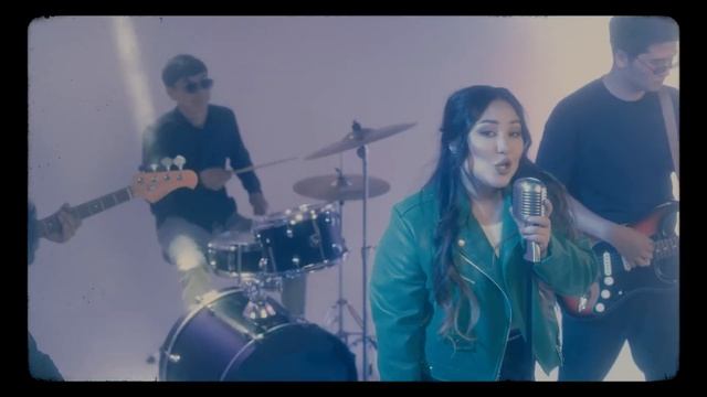 Айгерим Эшим - Коз мончогум /COVERVIDEO/ смотреть онлайн