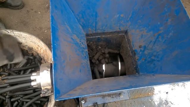 Работа экструдерного насоса для сухой угольной пыли