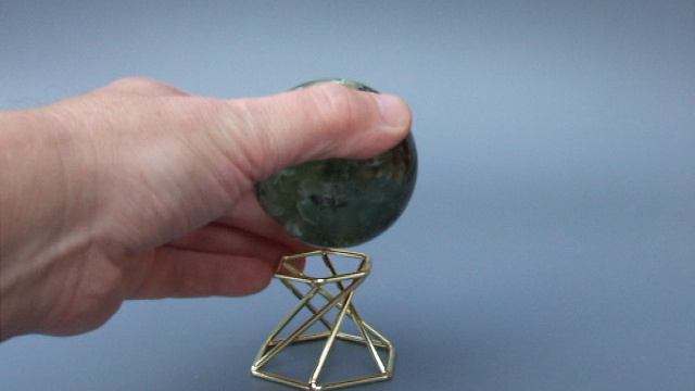 Шар из пренита [62 мм] ЮАР 360 грамм смотреть онлайн