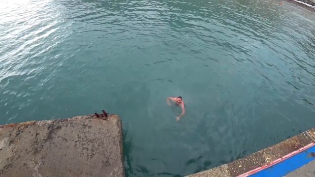 Где можно купаться в Крыму 2021 | Отдых в Судаке, городской пляж забрали под... смотреть онлайн