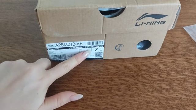 Li-ning - когда качество выше цены. Распаковка футболки и кроссовок для бега lining смотреть онлайн